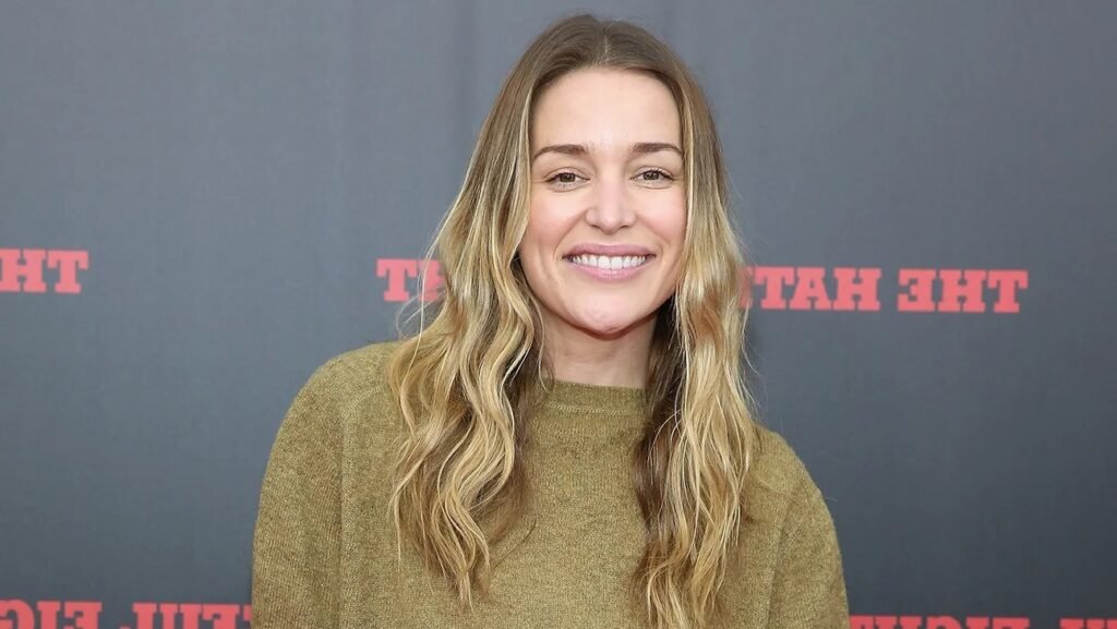 Who Is Piper Perabo?